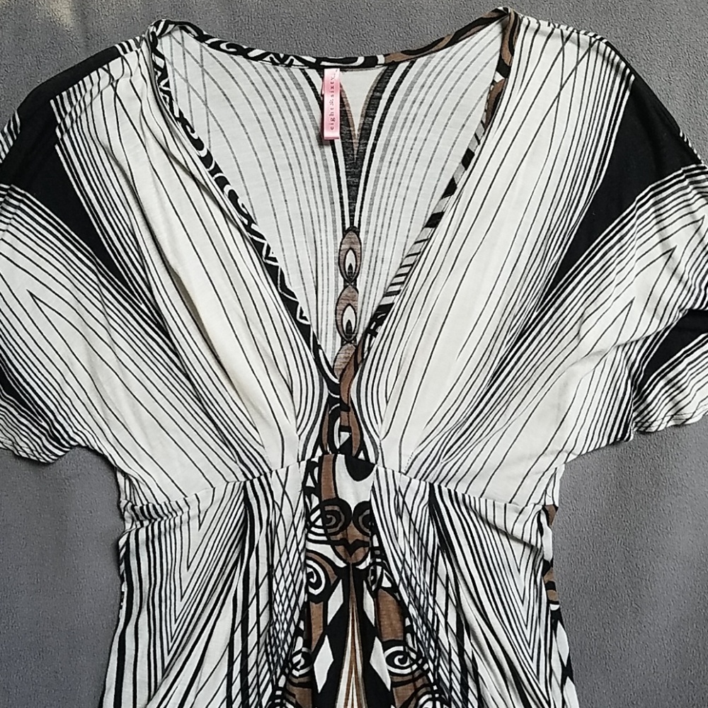 Eight Sixty Top - Picture 2 of 6